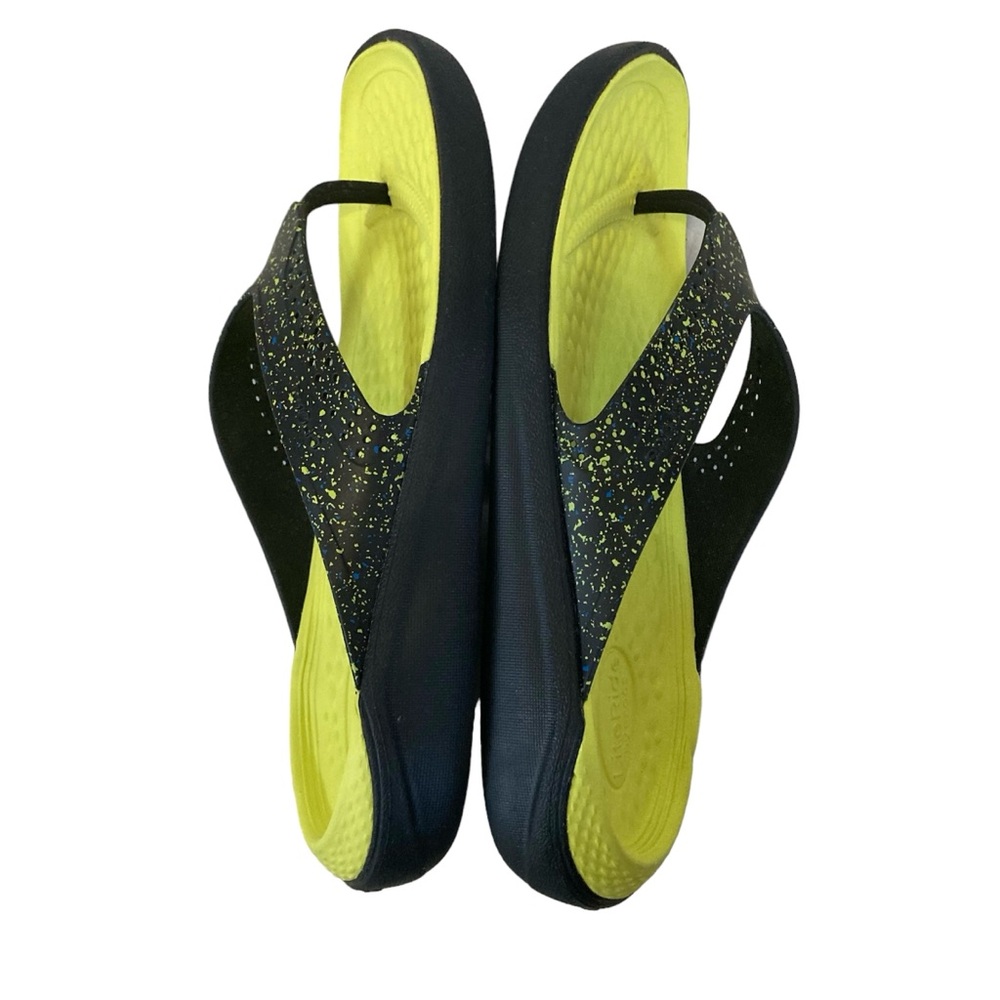 CROCS Lightride Black Splatter Neon Yellow Thong Slip-on Flip Flops - Picture 3 of 10